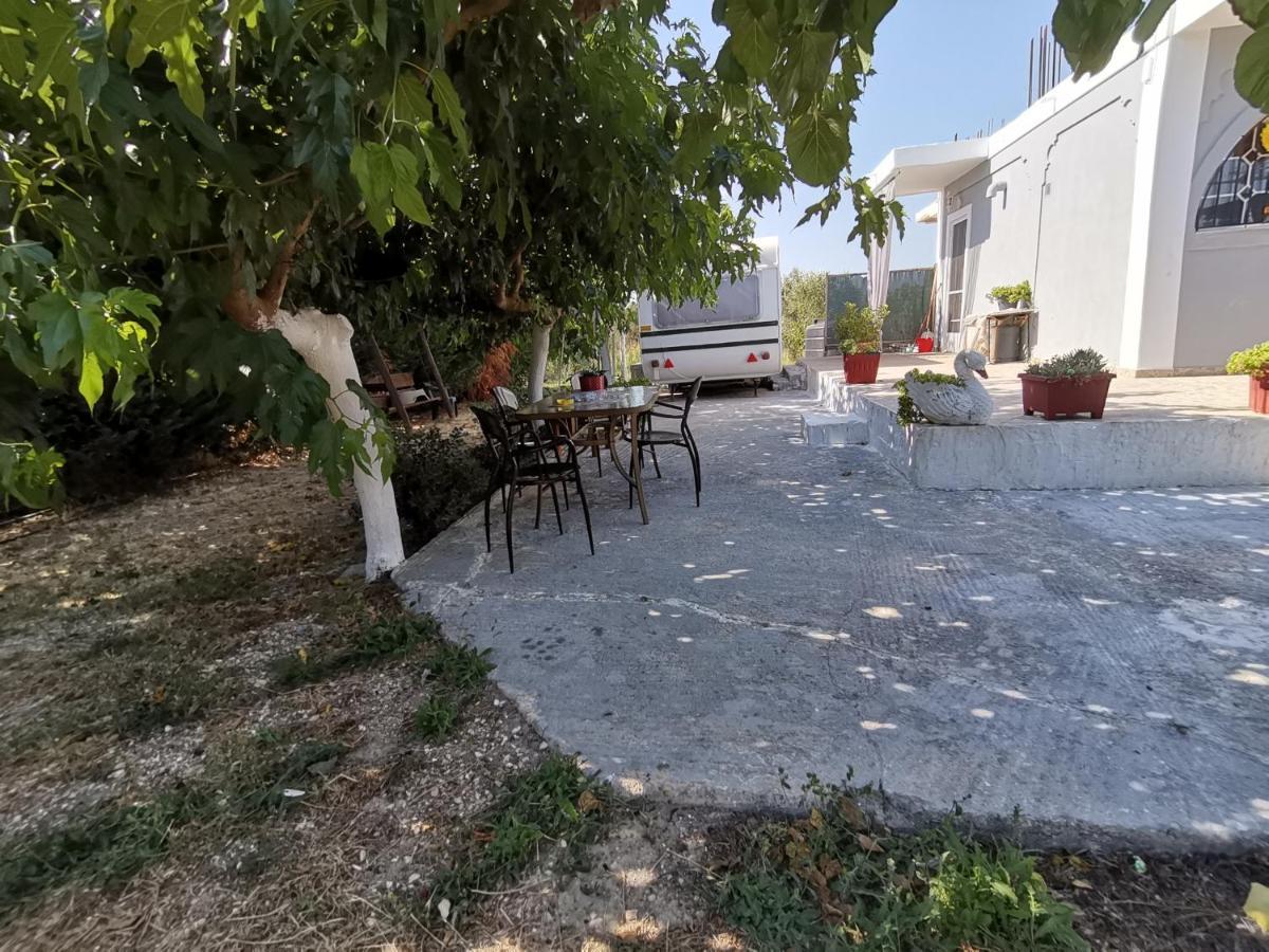 Green Garden Caravan Hotel Agrilia Exterior photo